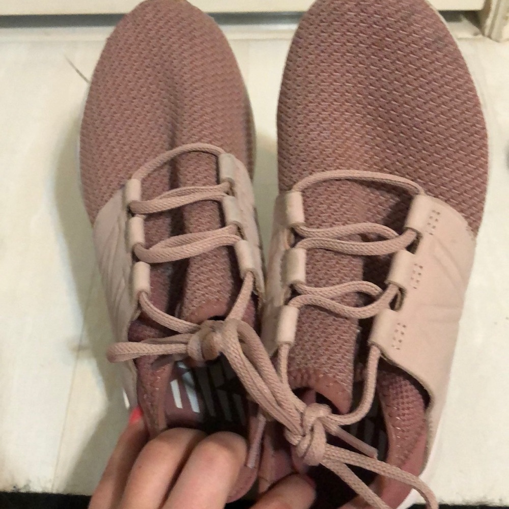 New Balances - Picture 4 of 4
